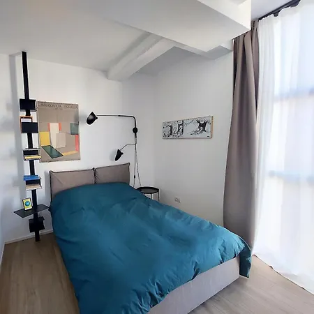 Bright, Quiet And Cozy Architect'S Flat バーリ